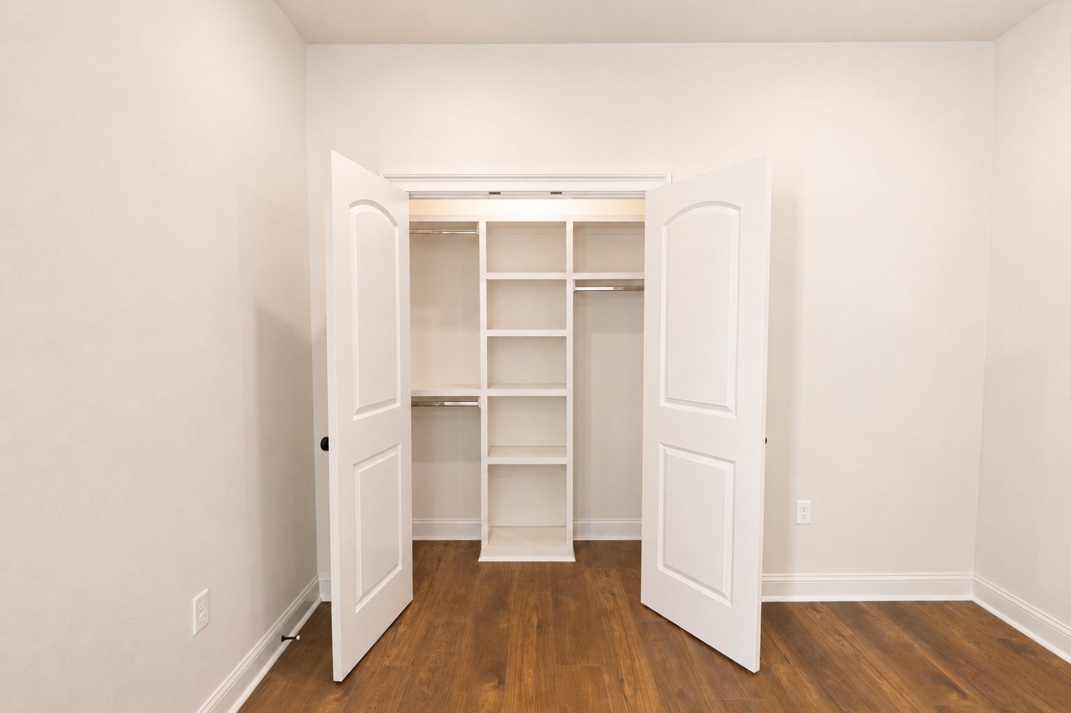 114 Kinley Loop — Bedroom with fitted closet shelving
